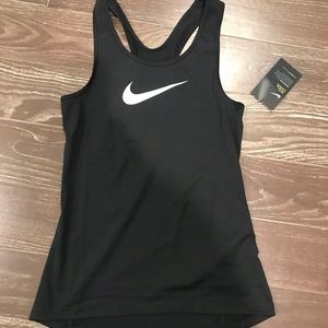 Women’s Nike Dri Fit racerback tank NEW ✨⚡️